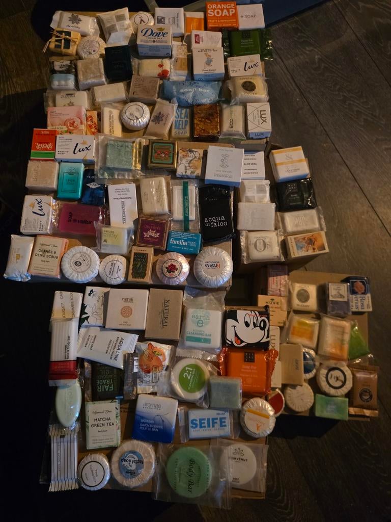 110 verschillende mini zeepjes uit verzameling, Ophalen of Verzenden, Zo goed als nieuw