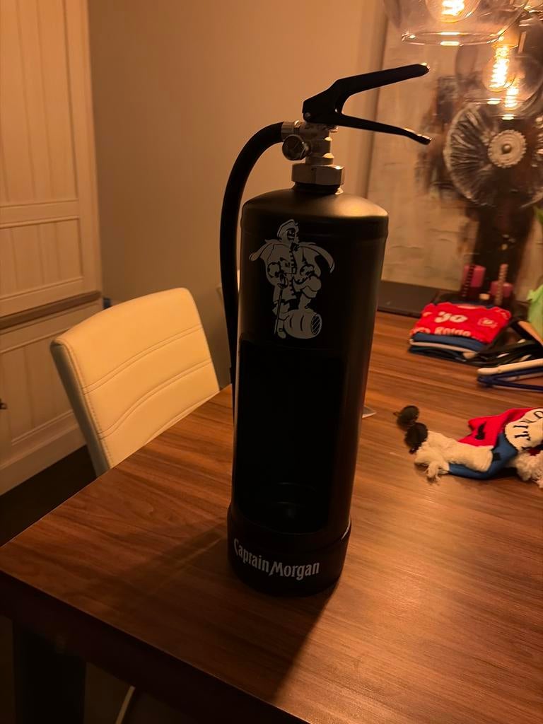 Unieke Captain Morgan Brandblusser Lamp - Sfeervolle Verlich, Huis en Inrichting, Lampen | Overige, Ophalen of Verzenden, Zo goed als nieuw