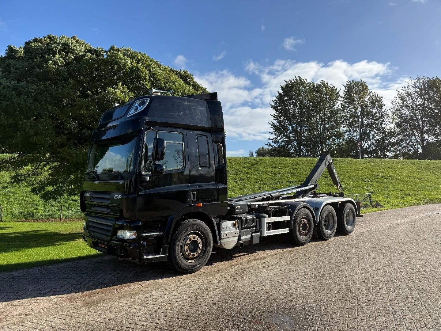DAF 85.460 8x2- 30 Ton haakarm VH1149, Automaat, Euro 5, Overige kleuren, 462 pk
