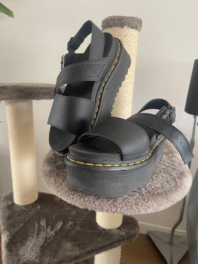 De Martens sandaal met plateauzool, Kleding | Dames, Schoenen, Zwart, Nieuw, Dr. Martens, Sandalen of Muiltjes