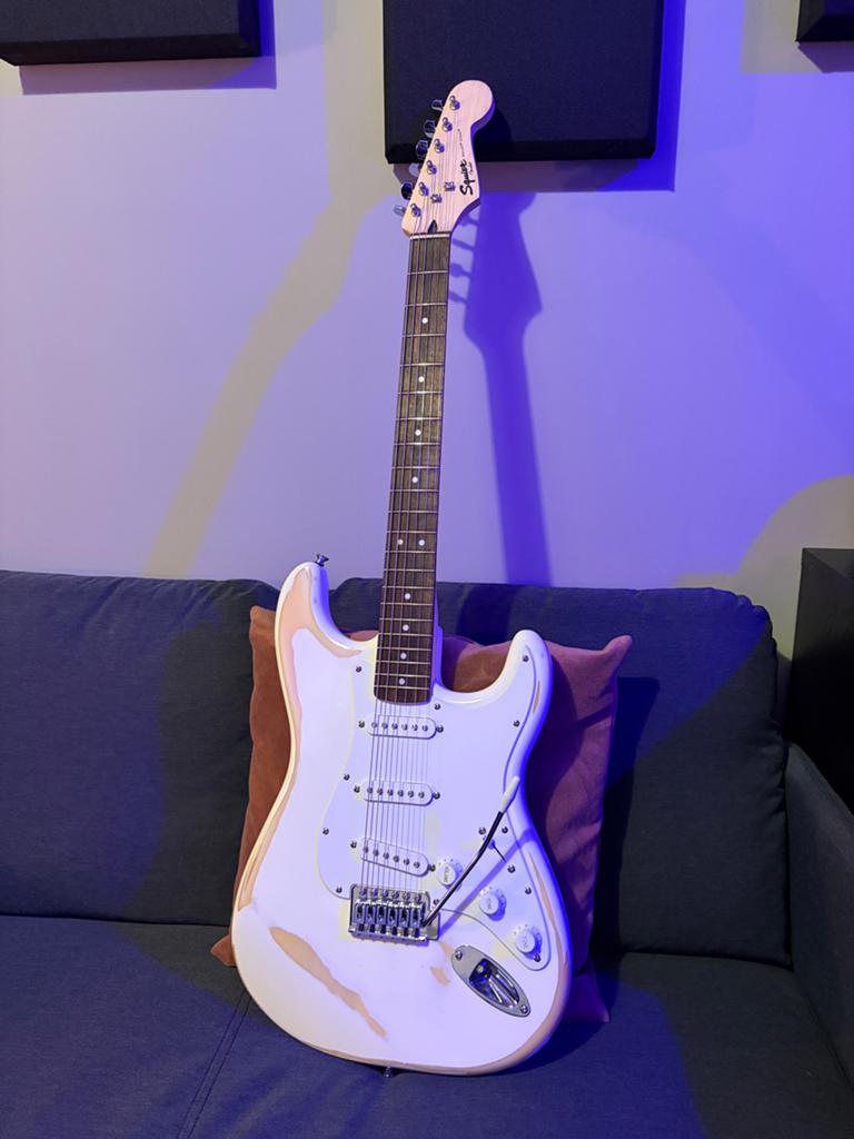 Fender Squier Strotocaster / Vintage Fender Relic!, Ophalen of Verzenden, Zo goed als nieuw, Solid body, Fender