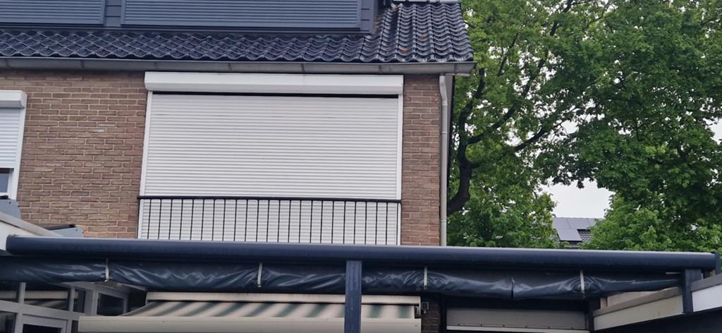 Eleltrische Rolluik 300x230, Doe-het-zelf en Verbouw, Rolluiken, Ophalen, Gebruikt, Minder dan 100 cm, Wit