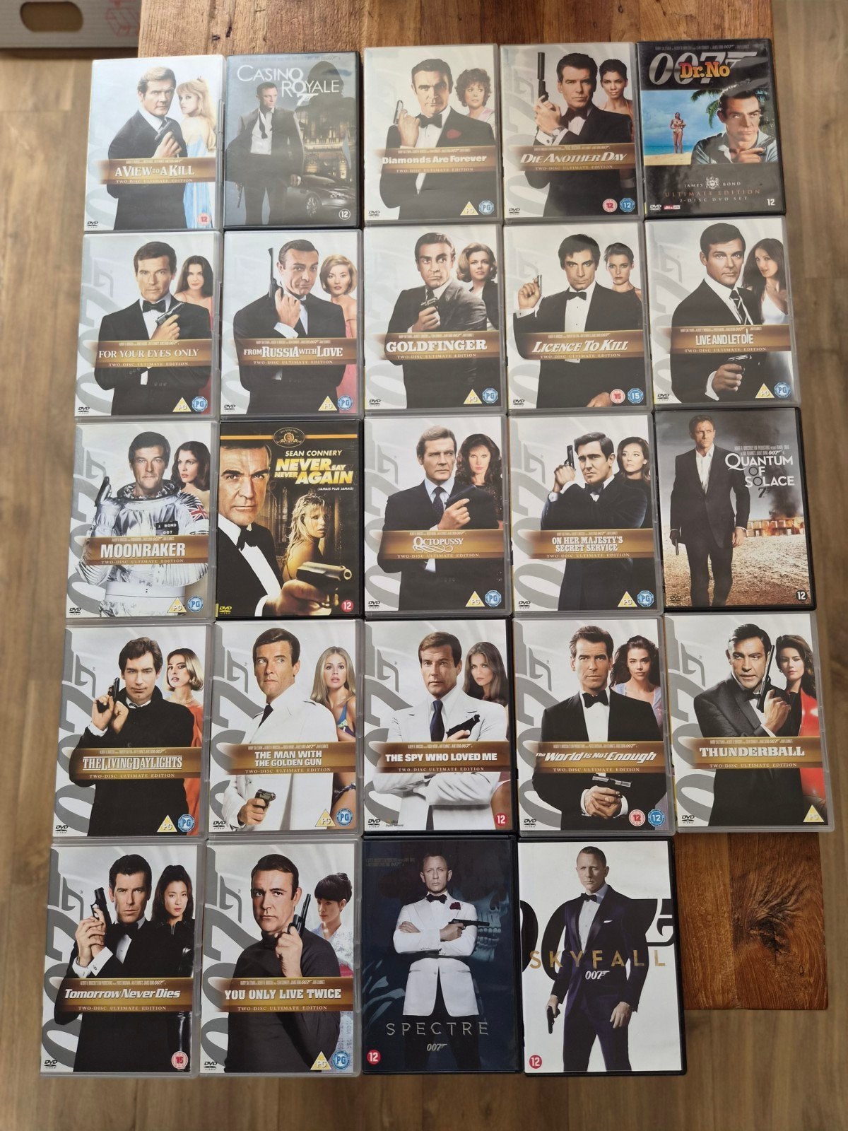 James Bond 007 DVD Collectie - 24 Originele Films, Vanaf 12 jaar, Ophalen, Zo goed als nieuw