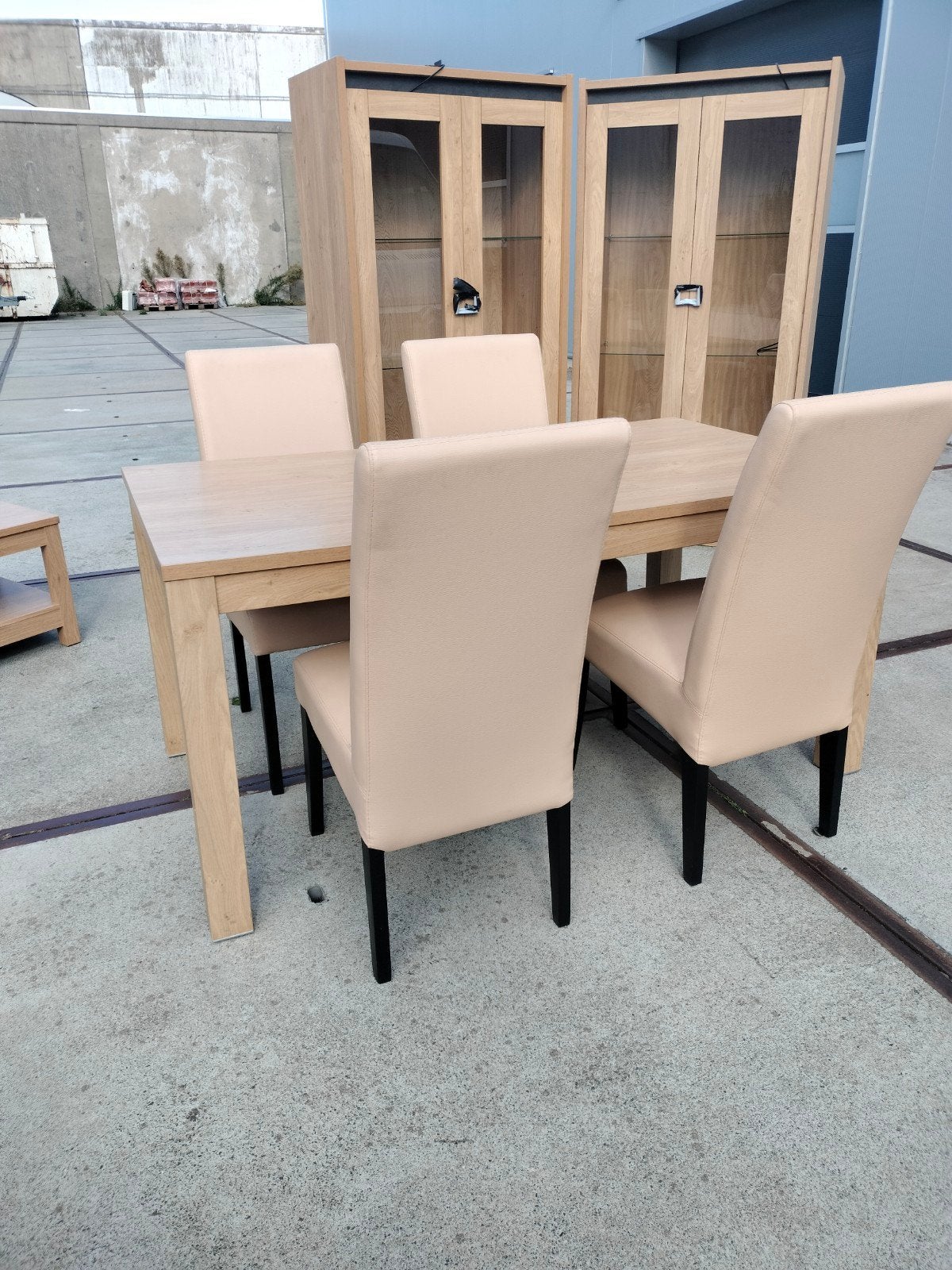 meubels, Ophalen, Zo goed als nieuw, 4 tot 6 stoelen
