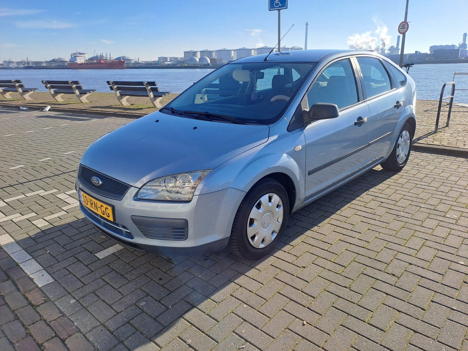 Ford Focus 1.4 5D 2005 Blauw Nieuwe APK, Auto's, Ford, Particulier, Focus, Benzine, A, Hatchback, Handgeschakeld, Origineel Nederlands
