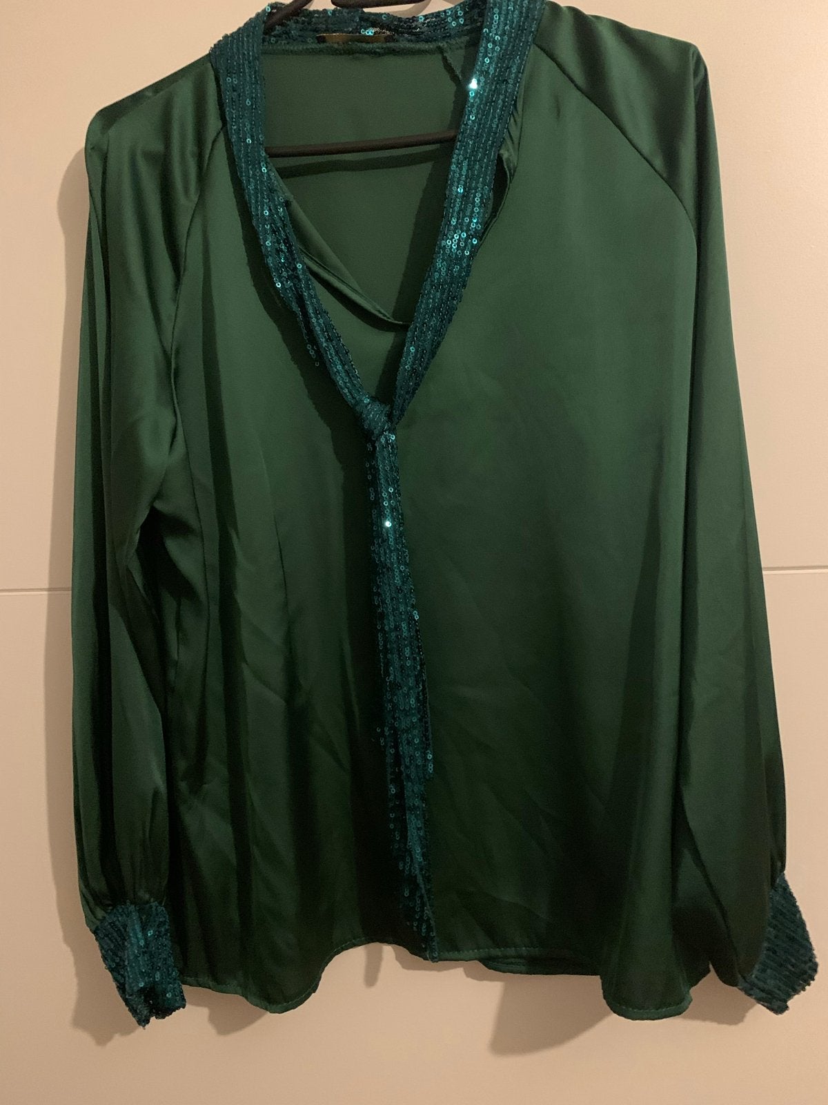 Groene blouse met pailletten, maat M, Kleding | Dames, Blouses en Tunieken, Ophalen of Verzenden, Zo goed als nieuw, Maat 38/40 (M)