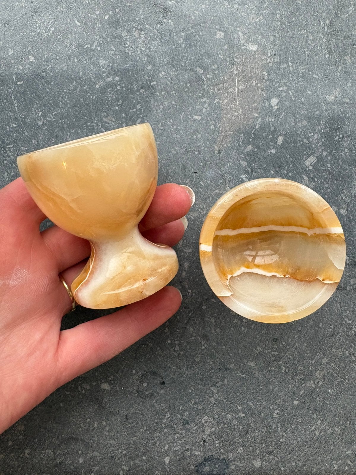 Vintage marmer Onyx eierdopje - 2 stuks natuursteen, Verzenden, Zo goed als nieuw