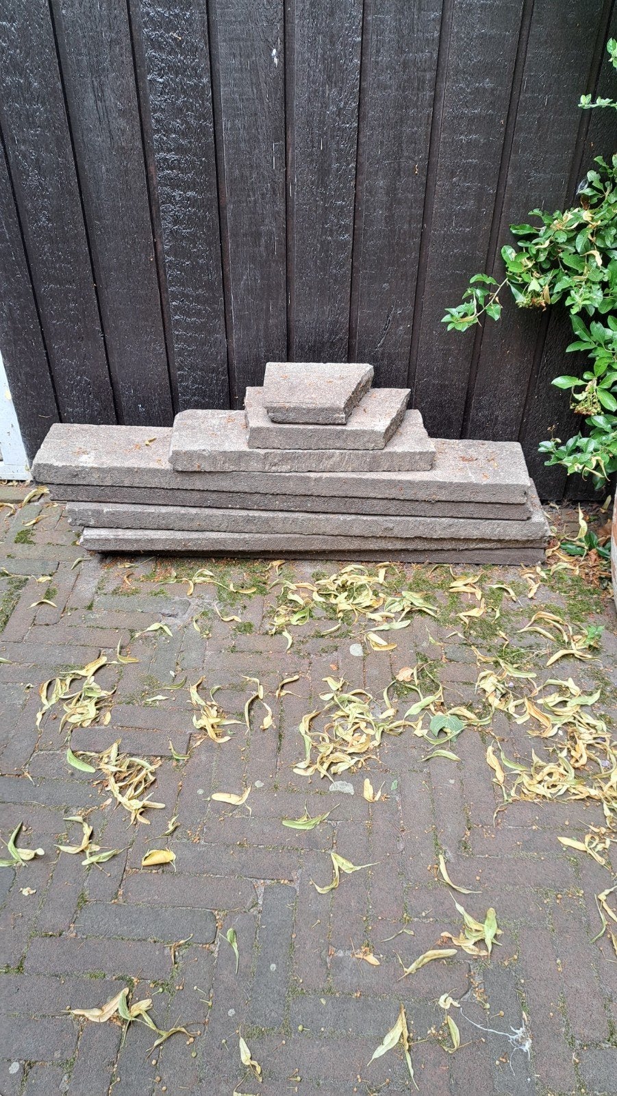 Gratis opsluitbanden, Tuin en Terras, Tegels en Klinkers, Ophalen, Beton, Minder dan 5 m², Overige typen