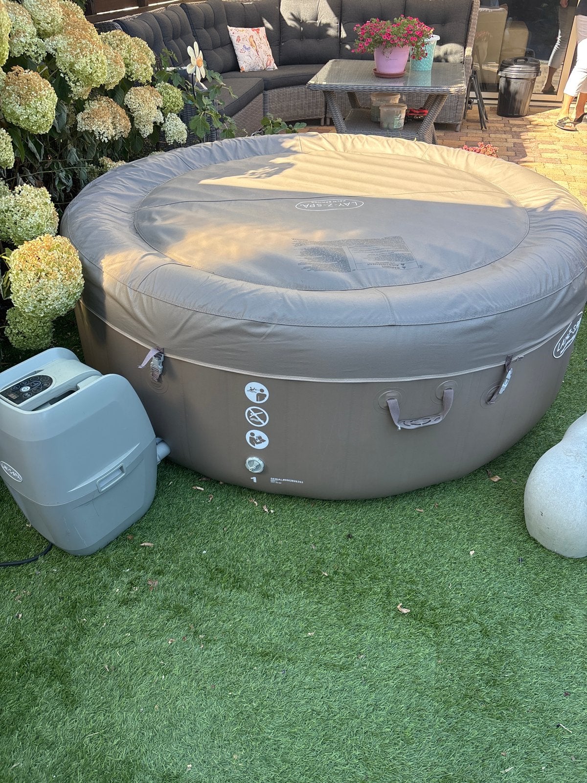 Lay-Z-Spa Opblaasbare Jacuzzi met Afdekzeil, Ophalen, Gebruikt, Afdekzeil, Opblaasbaar