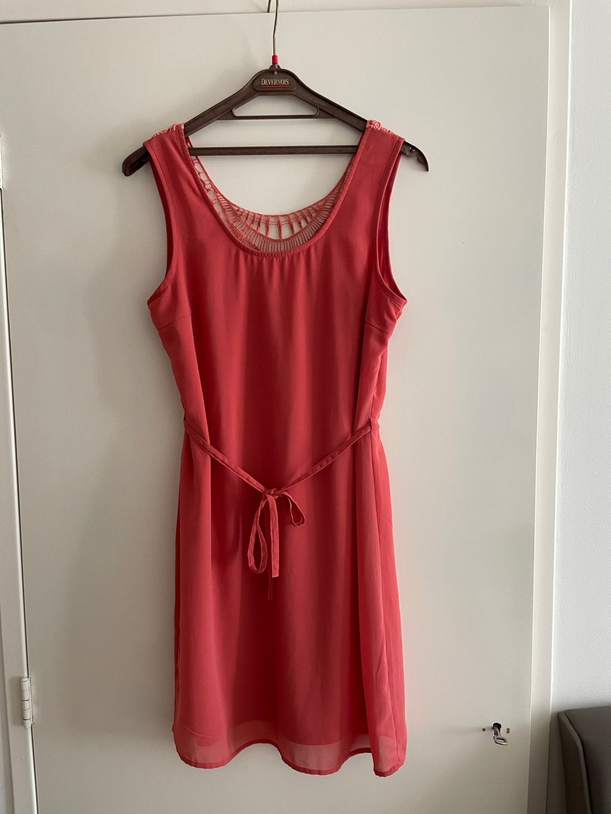 Zomerjurkje merk Only in koraalrood in maat 36, Kleding | Dames, Overige kleuren, Ophalen of Verzenden, Zo goed als nieuw, Maat 36 (S)