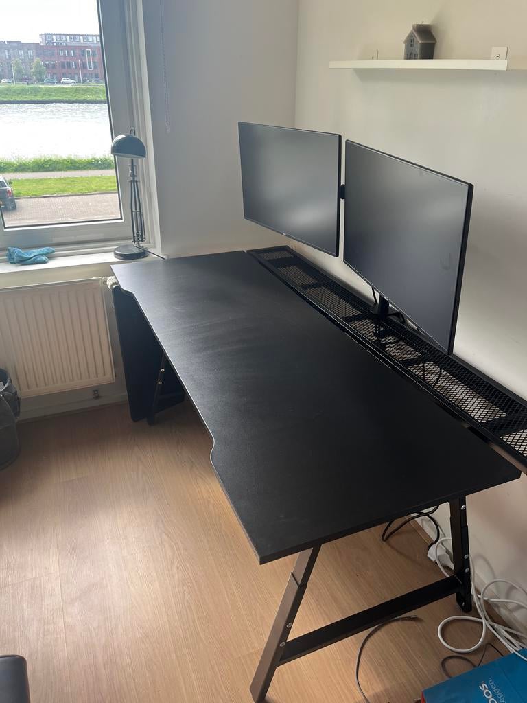 IKEA Utespelare gamingbureau 160x80 cm, Huis en Inrichting, Bureaus, Ophalen, Zwart, 160 cm, Zo goed als nieuw