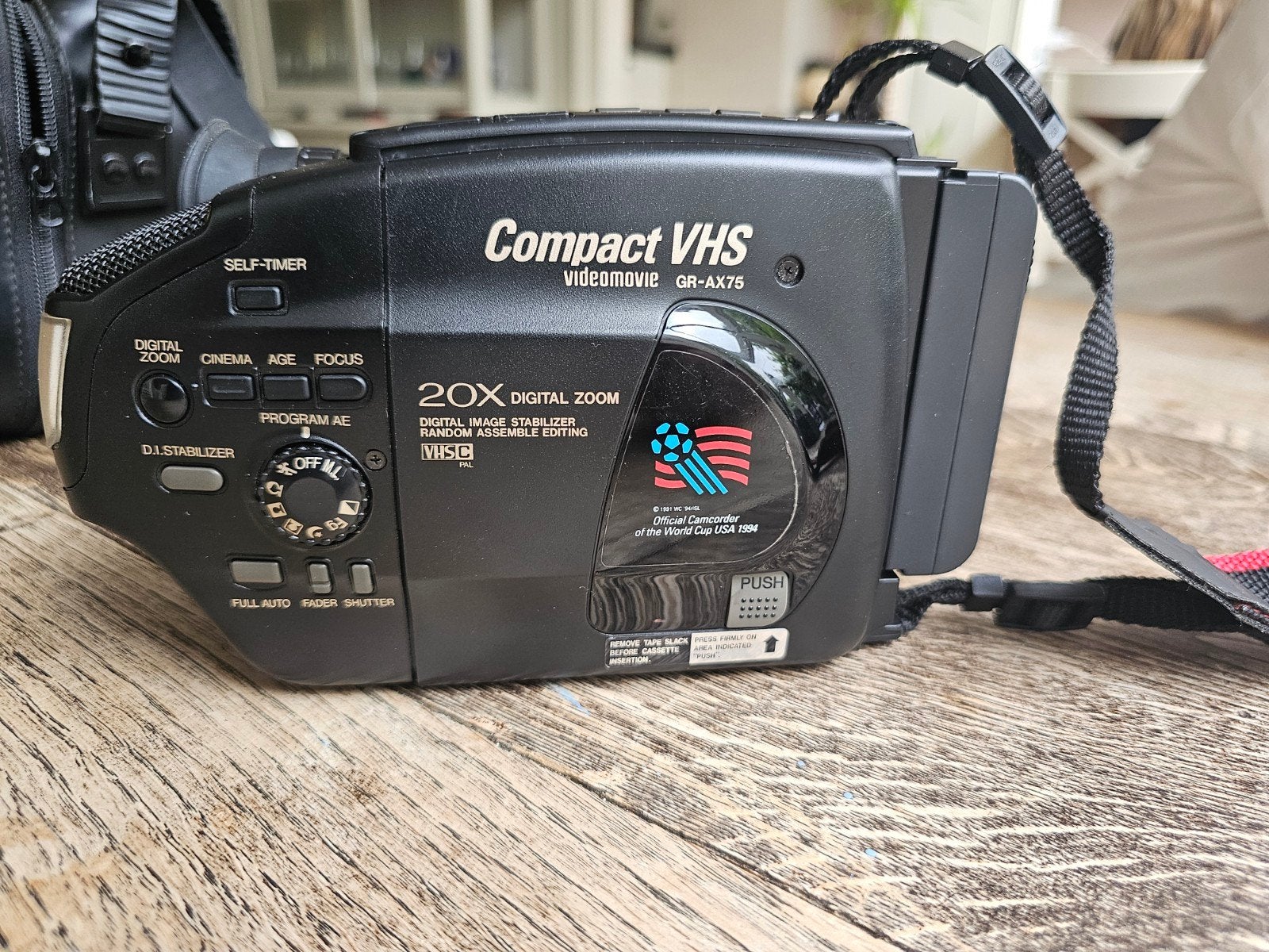 JVC Compact VHS videocamera GR-AX76 met accessoires, Ophalen of Verzenden, VHS-C of SVHS-C, Camera