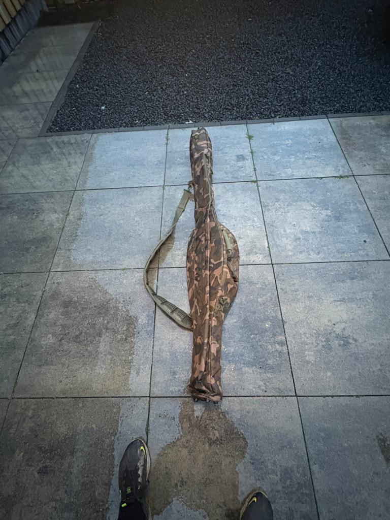 FOX foudraal camouflage 3 Rod - Zo goed als nieuw, Watersport en Boten, Hengelsport | Karpervissen, Ophalen of Verzenden, Zo goed als nieuw