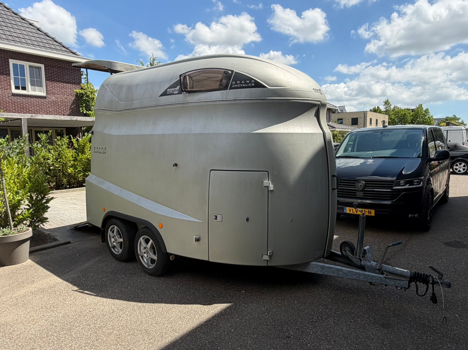 2 paards trailer Henra grand chevalier, Ophalen, Gebruikt