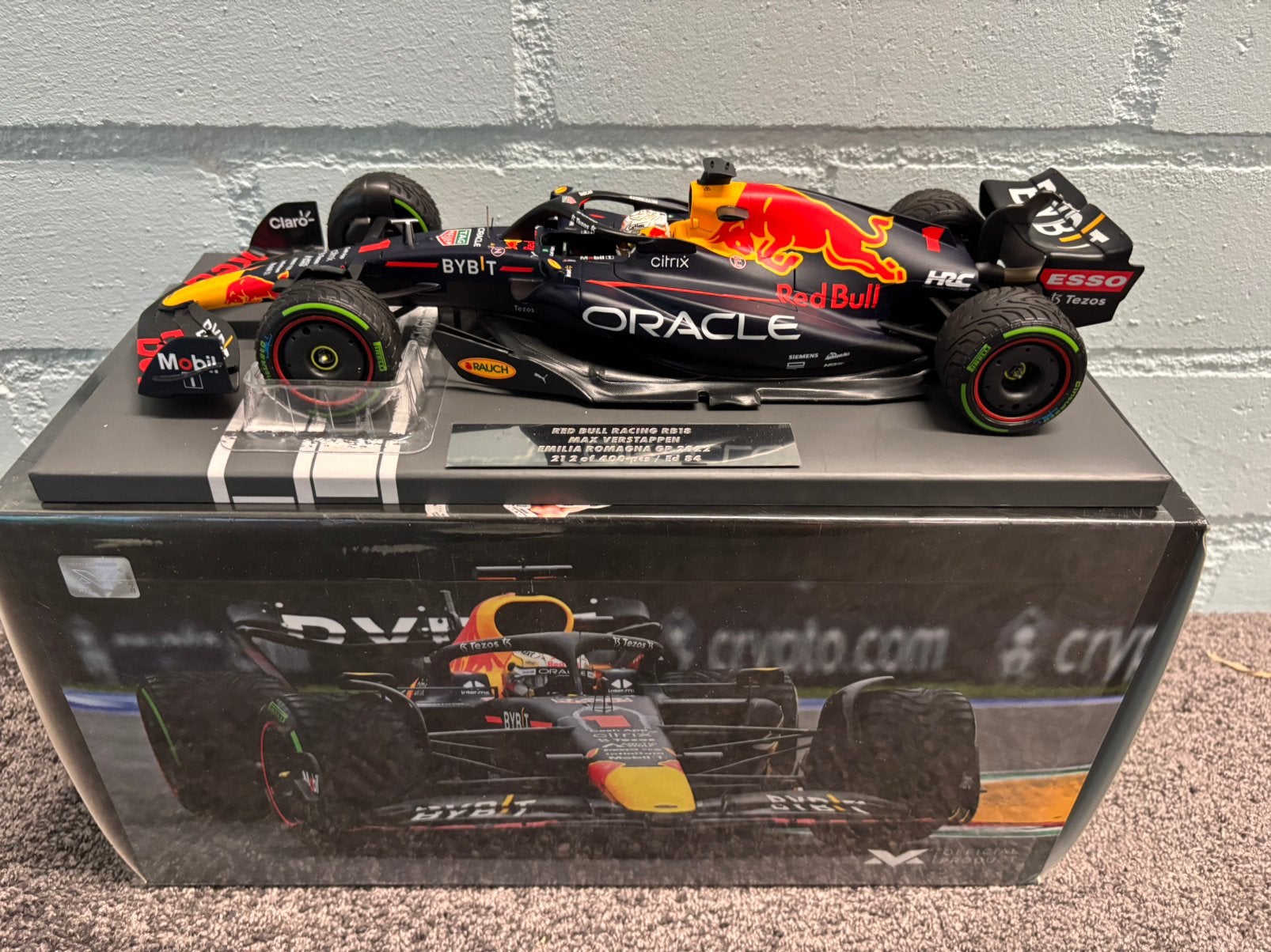 Max verstappen RB18 emilia 2022 1:18 model, Verzamelen, Ophalen of Verzenden, Zo goed als nieuw