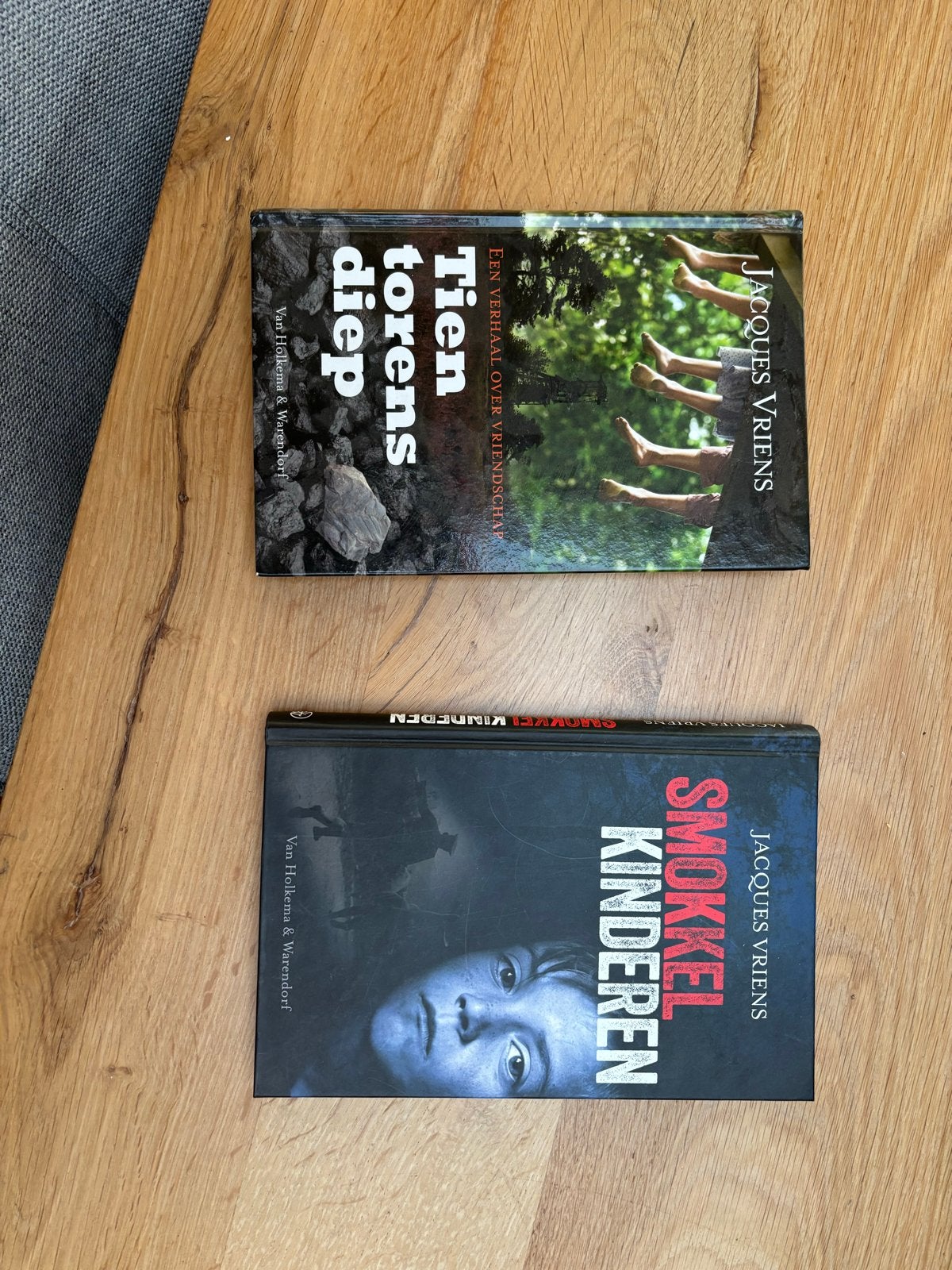 2 boeken van Jacques Vriens: Tien torens diep & Smokkelkinde, Ophalen of Verzenden, Gelezen, Fictie
