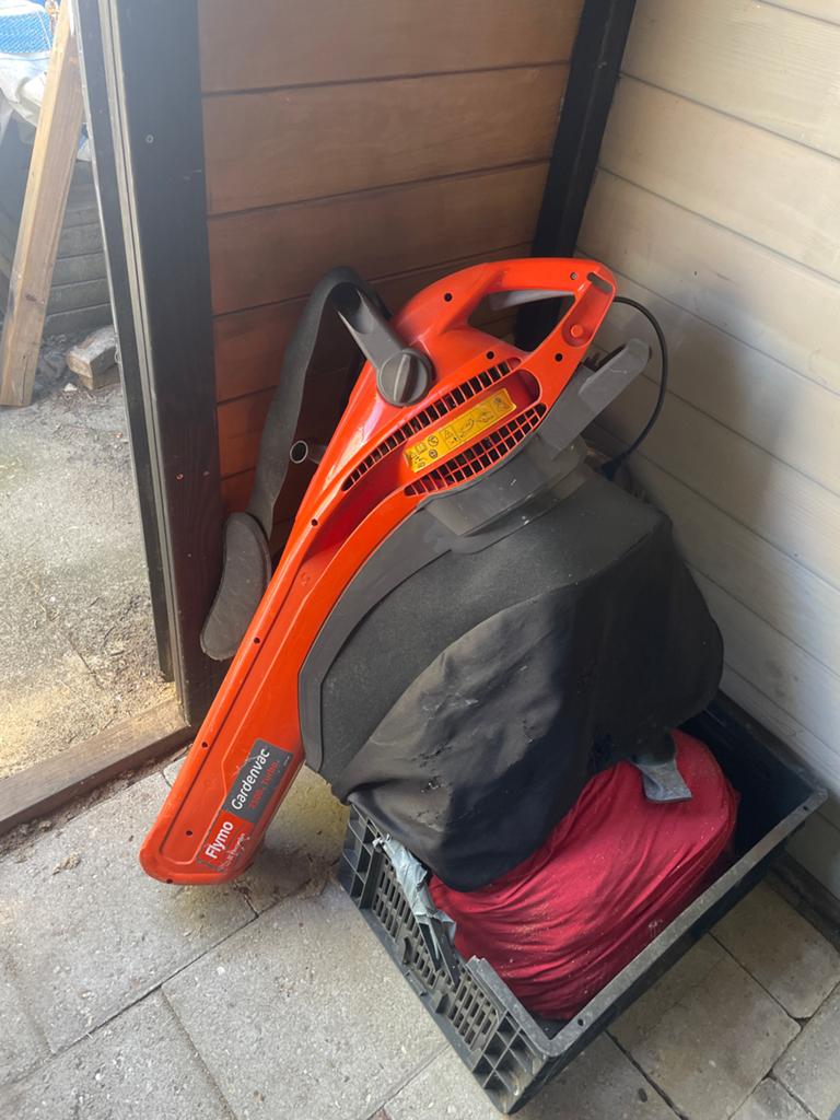 Flymo GardenVac 2500 Turbo Bladblazer/Bladzuiger, Tuin en Terras, Bladblazers, Ophalen, Gebruikt, Handgedragen, Met opvangzak