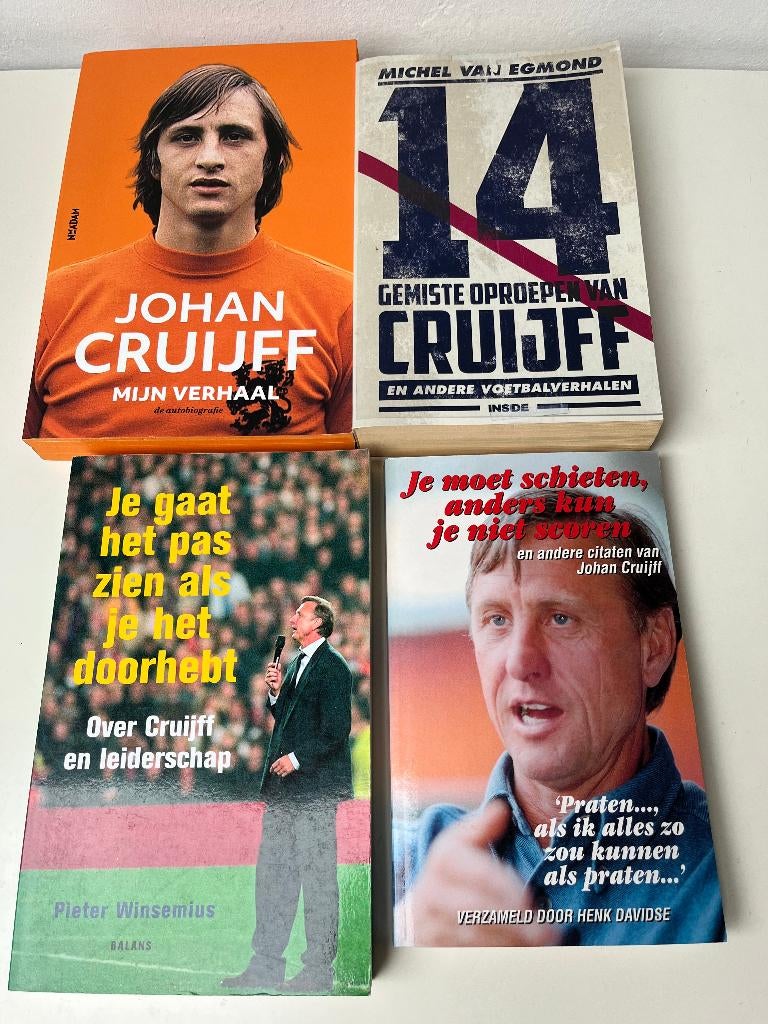4 boeken over Johan Cruijff samen voor een tientje:, Ophalen of Verzenden, Gelezen, Balsport