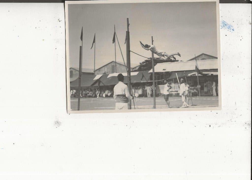 Ned Indie belawan Marine Sportfeesten Polsstokhoogspringen 6, Verzamelen, Ophalen of Verzenden, 1920 tot 1940, Ongelopen, Buiten Europa