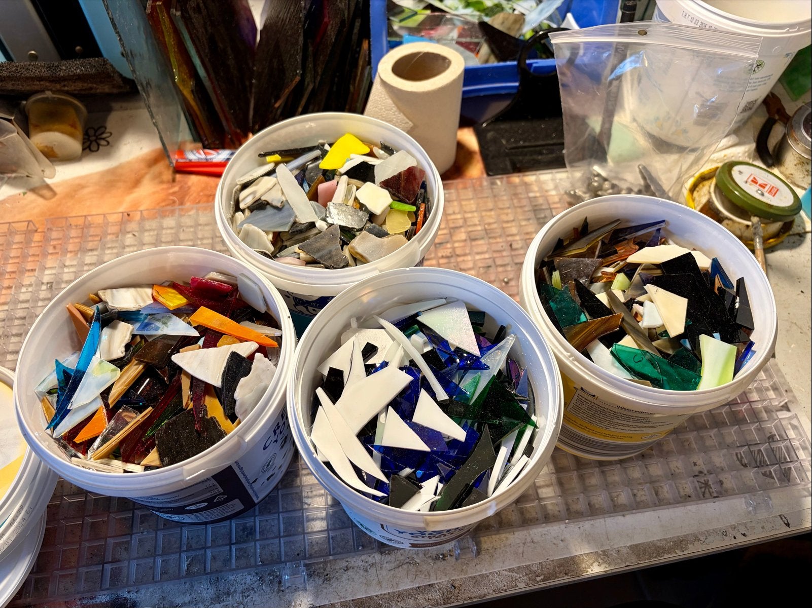 Diverse stukjes glas voor mozaïek en knutselprojecten, Ophalen, Gebruikt, Meerkleurig, Knutselmateriaal