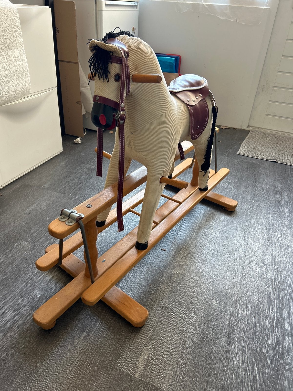 Houten hobbelpaard met zadel en hoofdstel, Ophalen, Gebruikt, Jongen of Meisje