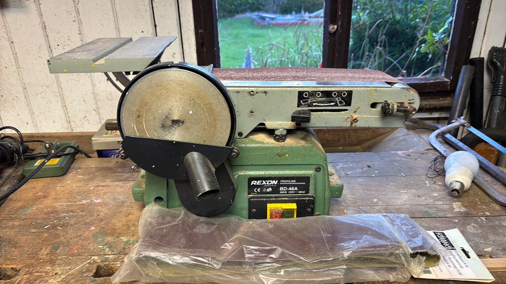 rexon BD-46A, Ophalen of Verzenden, Zo goed als nieuw, 1200 watt of meer, Bandschuurmachine