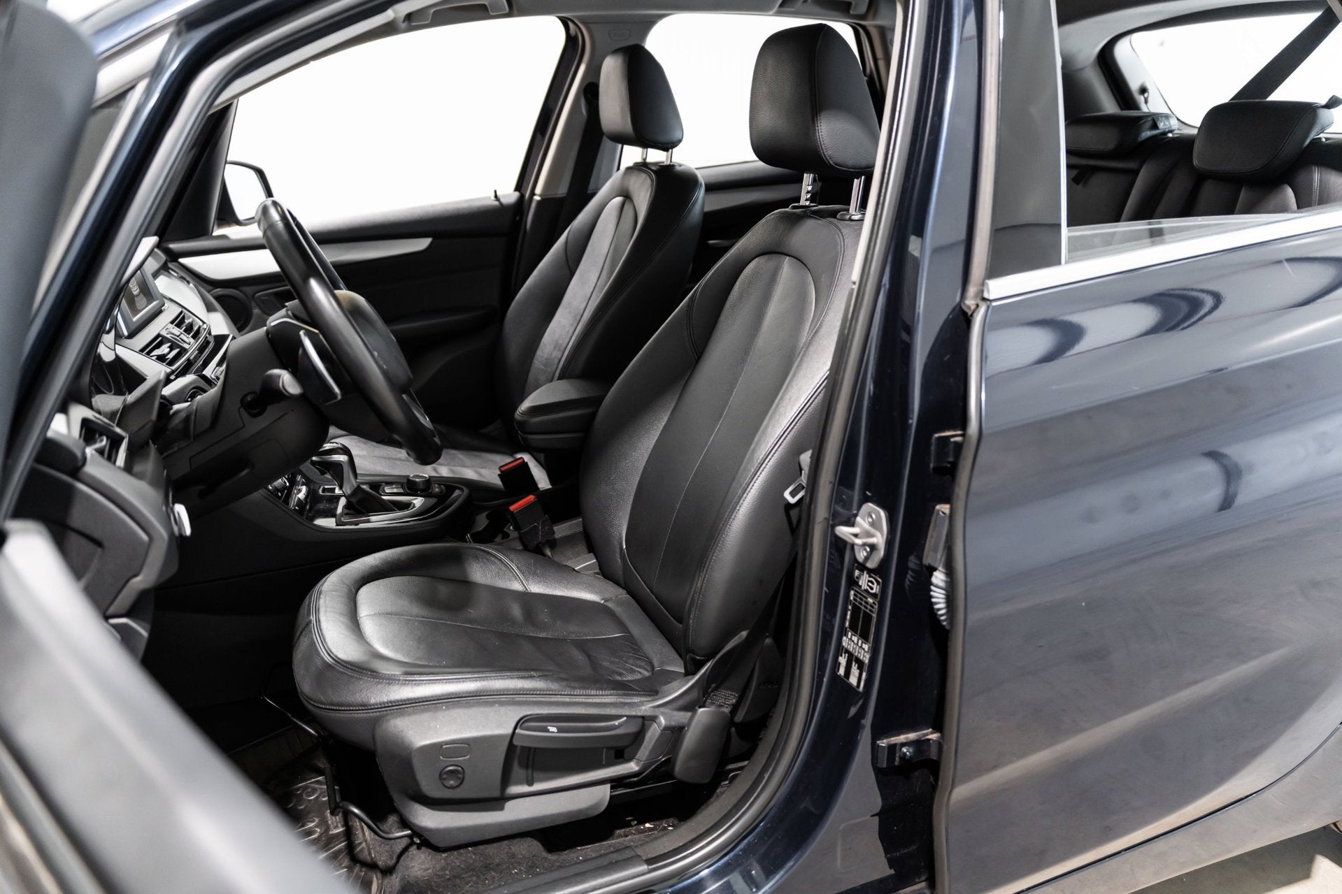 Foto 30 van BMW 2-serie Active Tourer 220i Leder PDC Automaat Stoelverwa