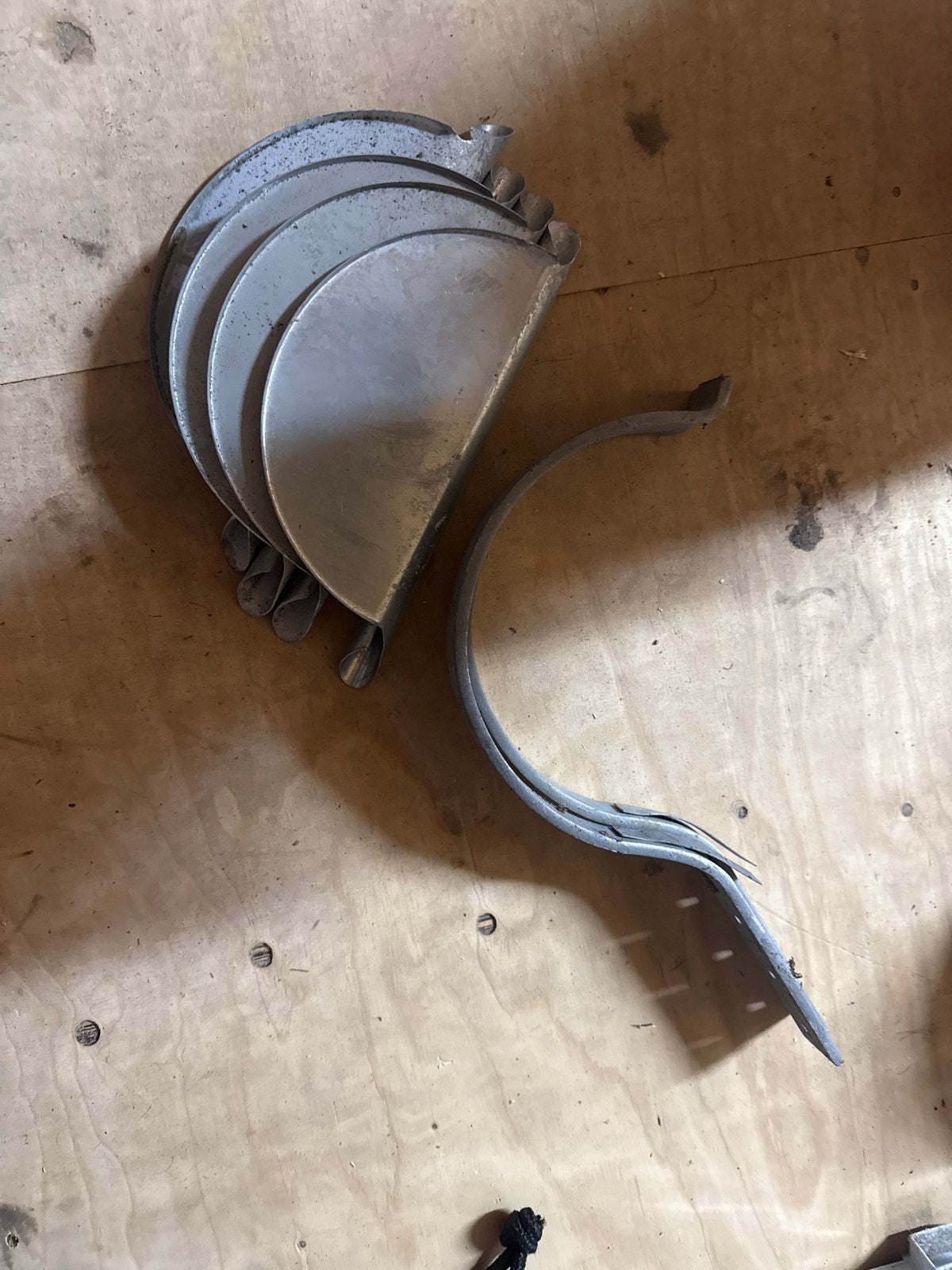 Mastgoot beugels en eindschotjes M37 - 18 stuks, Ophalen of Verzenden, Gebruikt, IJzer, Overige typen