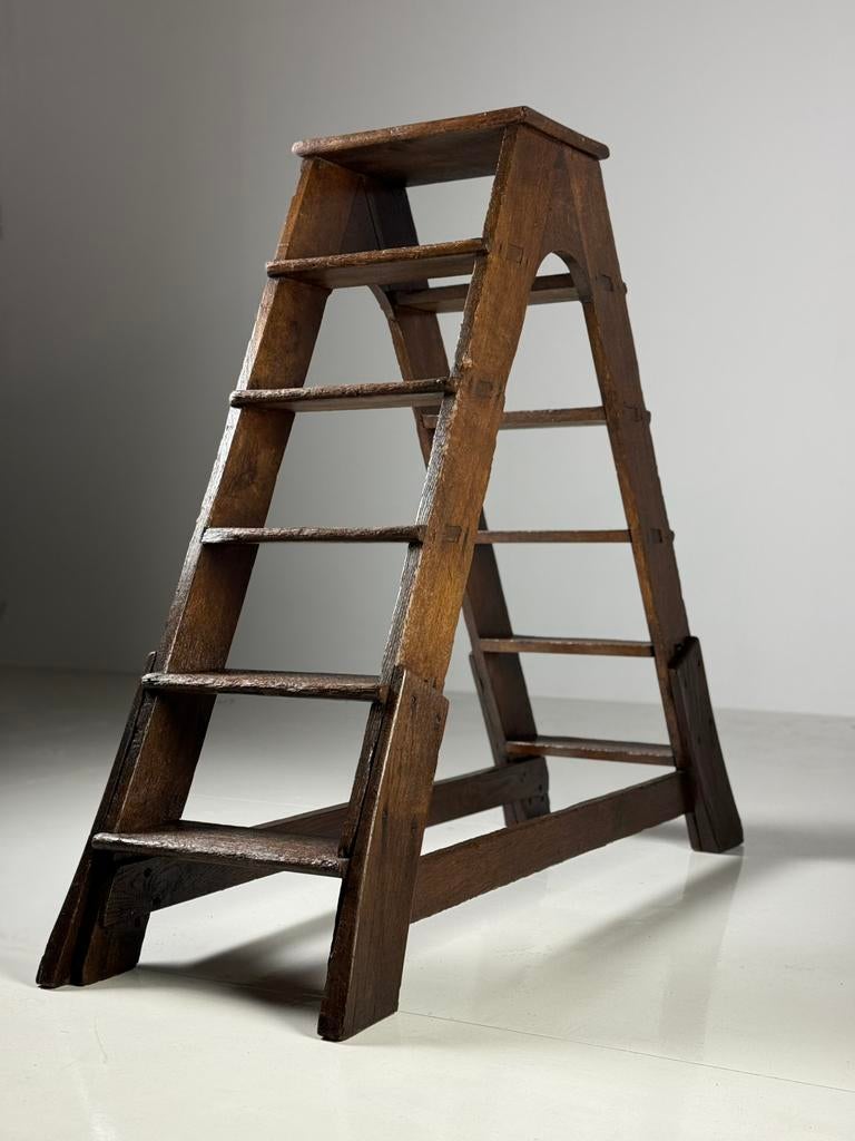 Bibliotheektrap eiken antiek, Ophalen