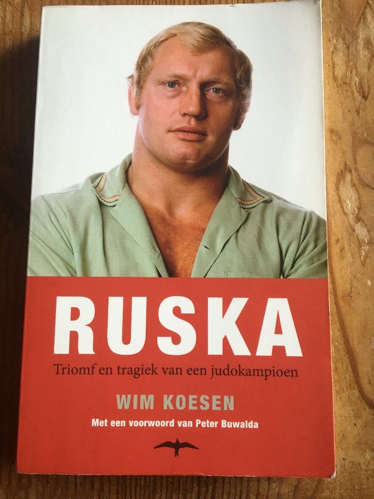 sportboek- Ruska-triomf en tragiek van een judokampioen, Ophalen of Verzenden, Zo goed als nieuw, Vechtsport