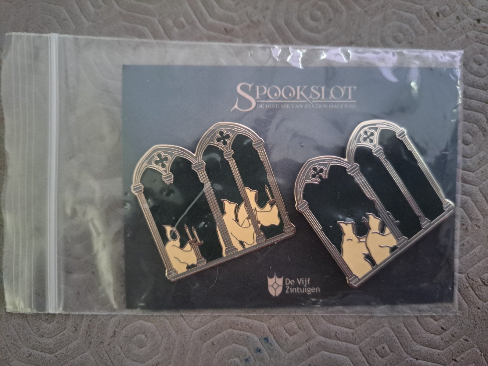 Spookslot pin, Ophalen of Verzenden, Button of Speldje