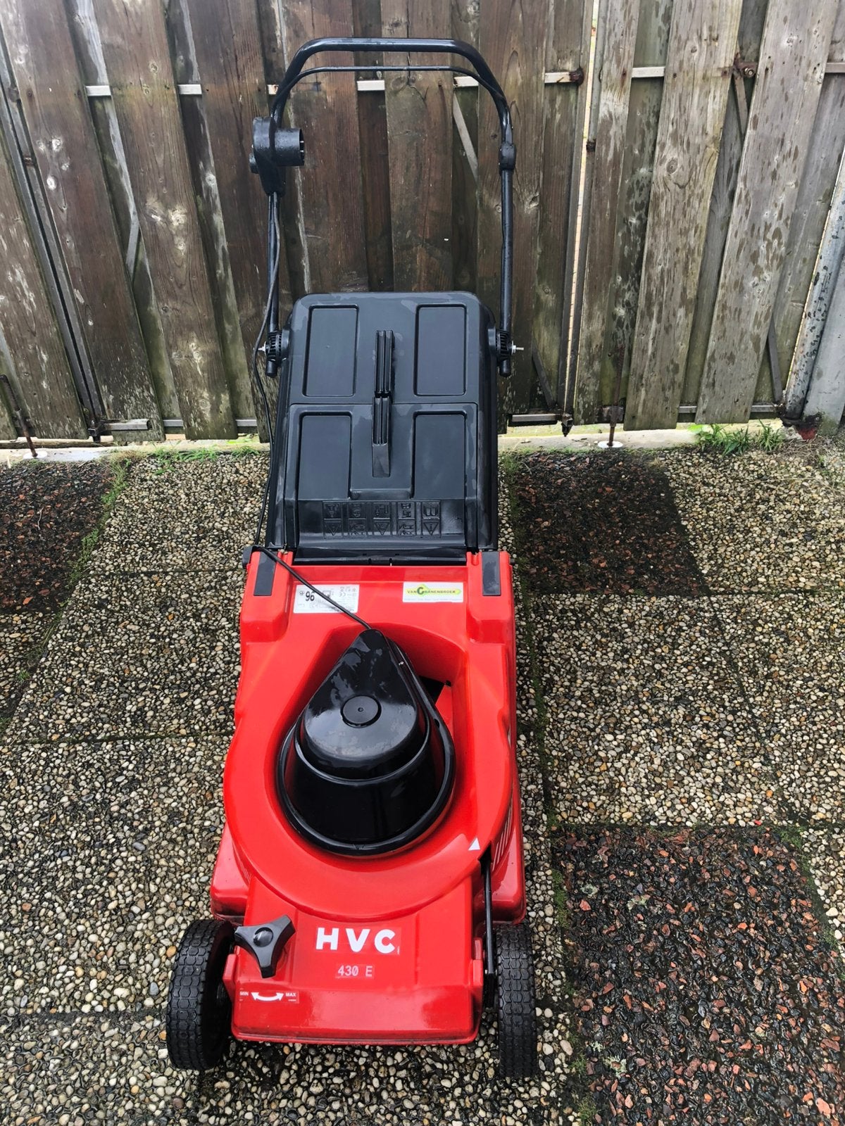 Te koop: Grote elektrische sterke grasmaaier van HVC, Ophalen of Verzenden, Zo goed als nieuw