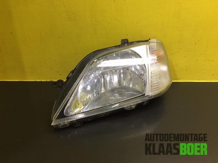 Koplamp links van een Dacia Logan, Dacia, Gebruikt, -, -