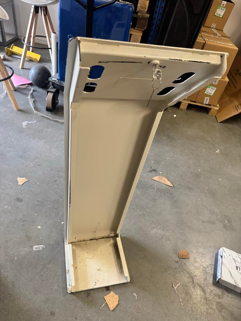 Stevige Ipad / Tablet Houder - Vloerstandaard, Computers en Software, Tablet-hoezen, Gebruikt, Overige typen, 10 inch, Ophalen