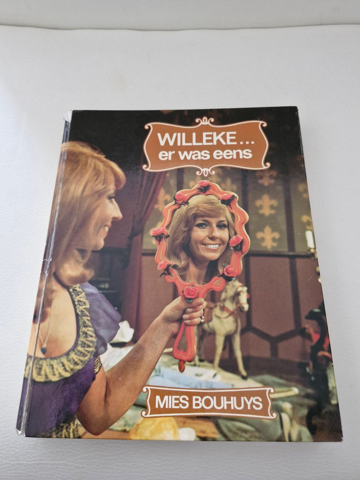 Willeke... er was eens - Mies Bouhuys (AVRO Sprookjes), Boeken, Ophalen of Verzenden, Gelezen, Mies Bouhuys