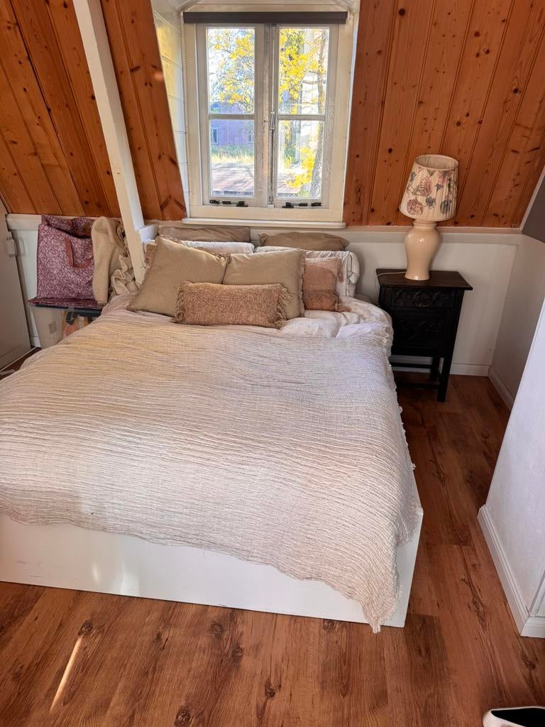 IKEA BRIMNES bedframe GRATIS, Huis en Inrichting, Ophalen, Zo goed als nieuw, Tweepersoons