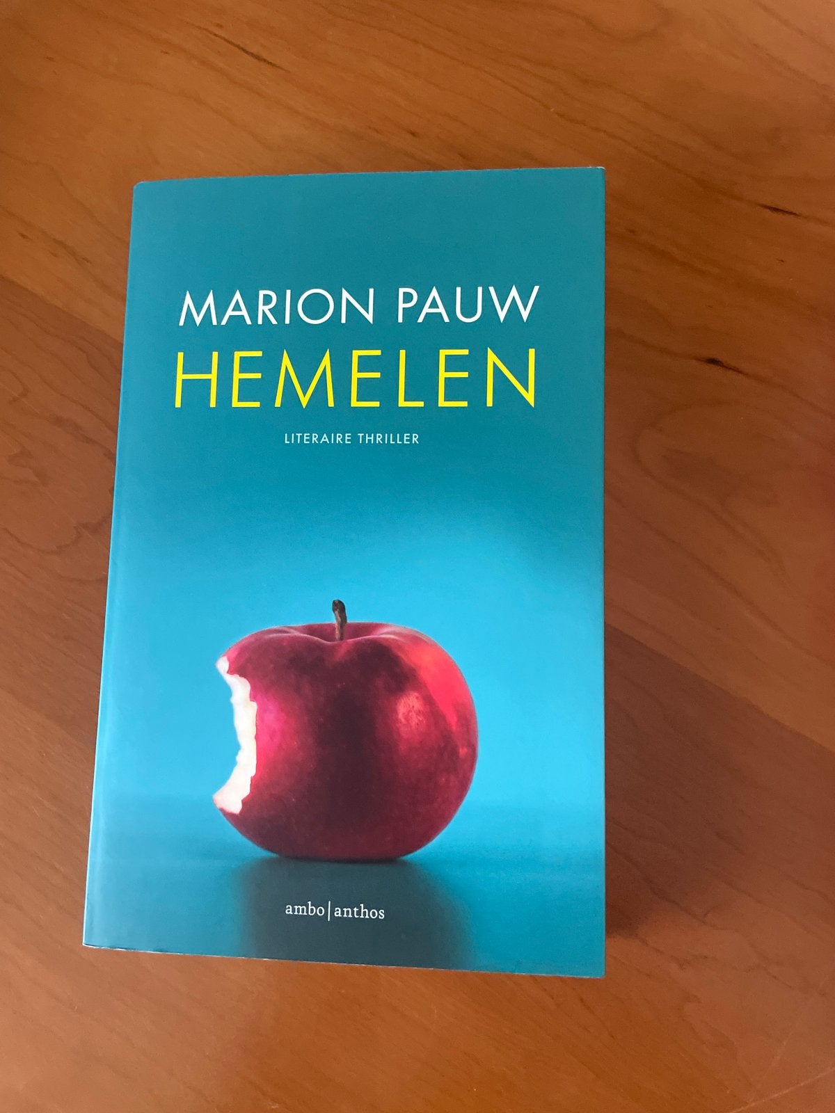 Marion Pauw - Hemelen (Literaire thriller), Boeken, Ophalen of Verzenden, Zo goed als nieuw, Nederland