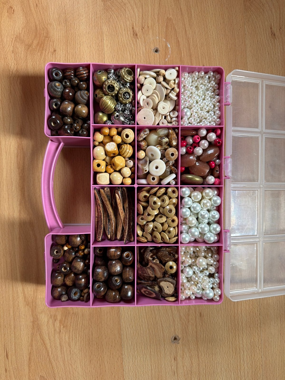 Twee Kistjes vol diverse kralen voor sieraden maken, Ophalen of Verzenden, Zo goed als nieuw, Kraal