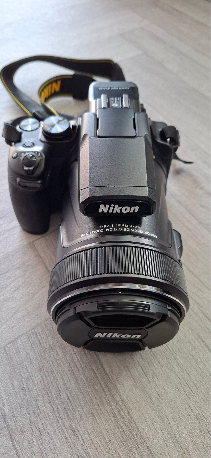 Nikon P1100 zo goed als nieuw., Ophalen, Screenprotector, Zo goed als nieuw, Nikon