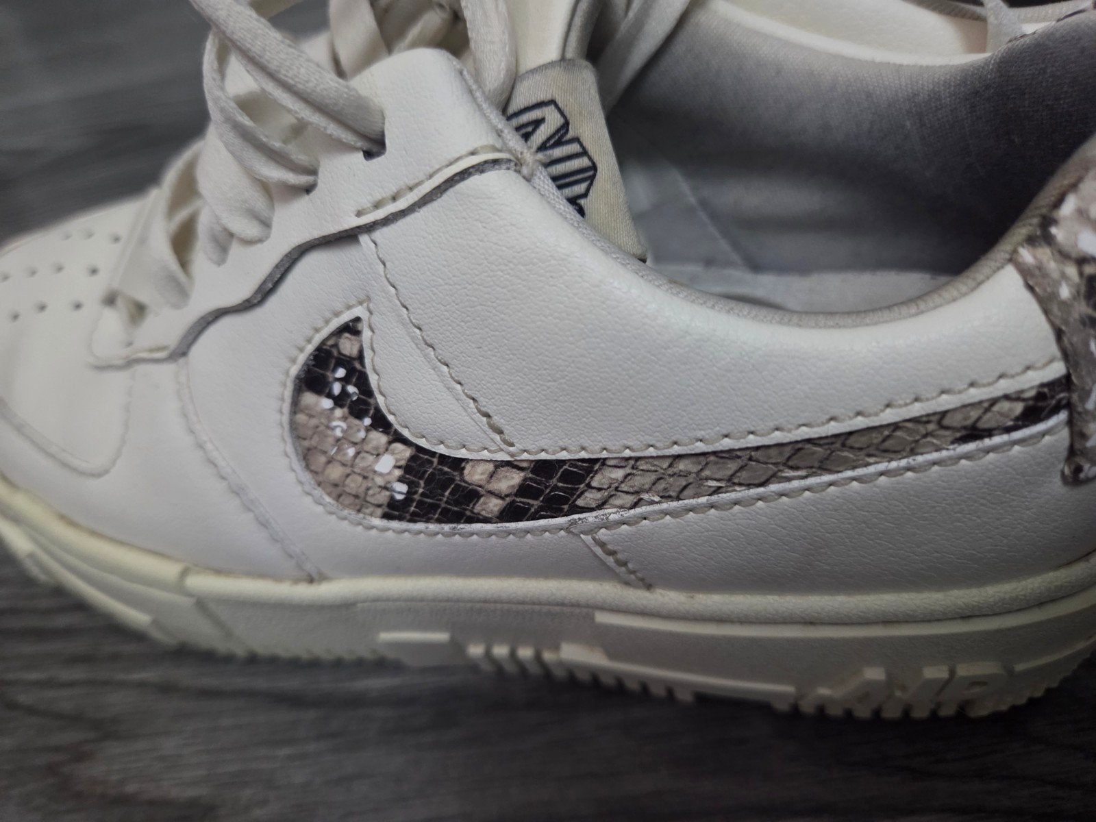 Nike Air Force 1 met slangenprint details, Wit, Nike, Ophalen of Verzenden, Sneakers of Gympen