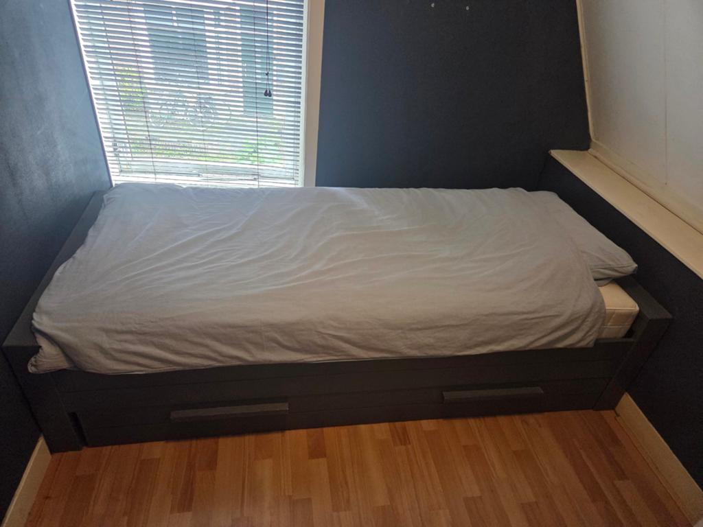Eenpersoonsbed van de serie Woood (Karwei) type Dennis, Ophalen, Gebruikt, 90 cm, Eenpersoons