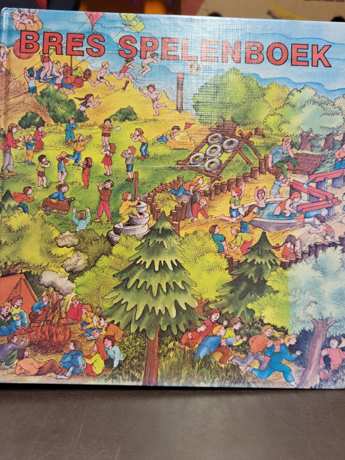 WD-006/9 Bres Spelenboek - Klassieke Kinderspellen, Ophalen of Verzenden, Zo goed als nieuw, Onbekend, Non-fictie