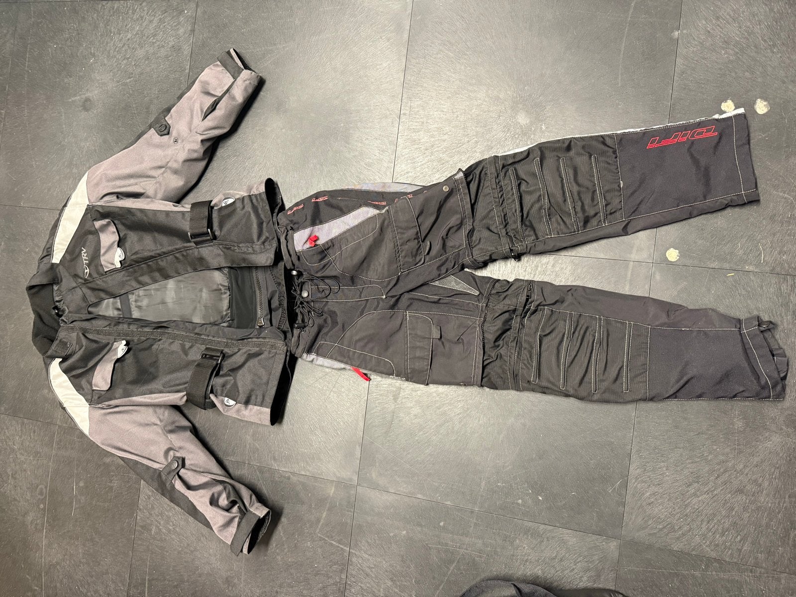 Motorpak maat 128 met binnenbroek en protector, Motoren, Ophalen of Verzenden, Tweedehands, Kinderen, Combipak