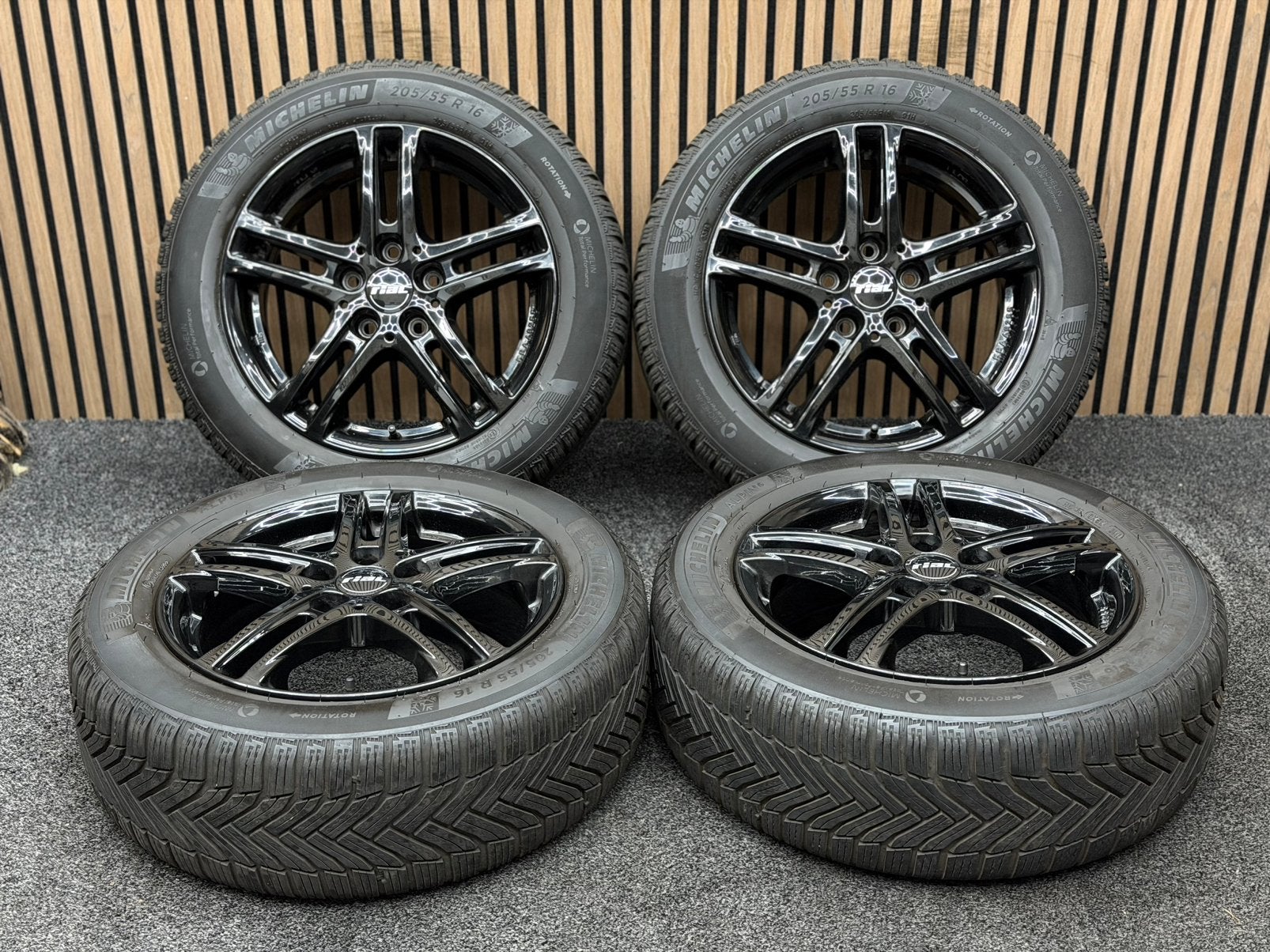WINTER! 16 inch Rial Bavaro - Golf Leon 5x112 ET50 Michelin, Ophalen, 16 inch, ., Banden en Velgen