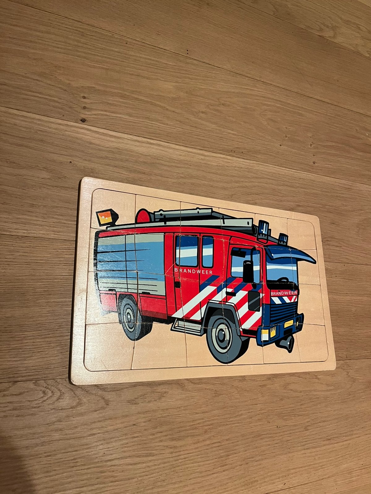 Houten puzzel groot rode brandweerauto, Kinderen en Baby's, Ophalen of Verzenden, Zo goed als nieuw