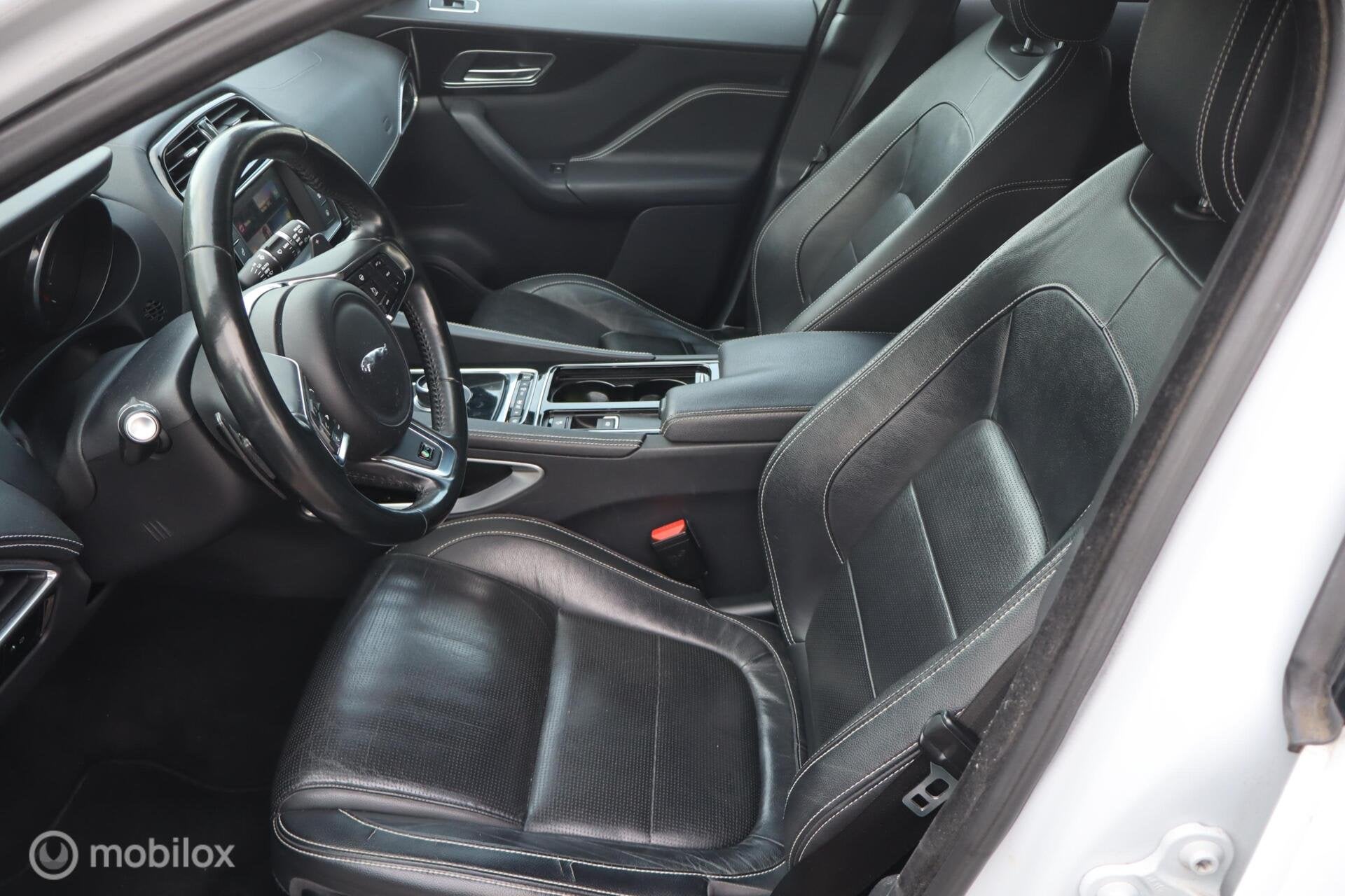 Foto 21 van Jaguar F-Pace 2.0 R-Sport AWD 20d