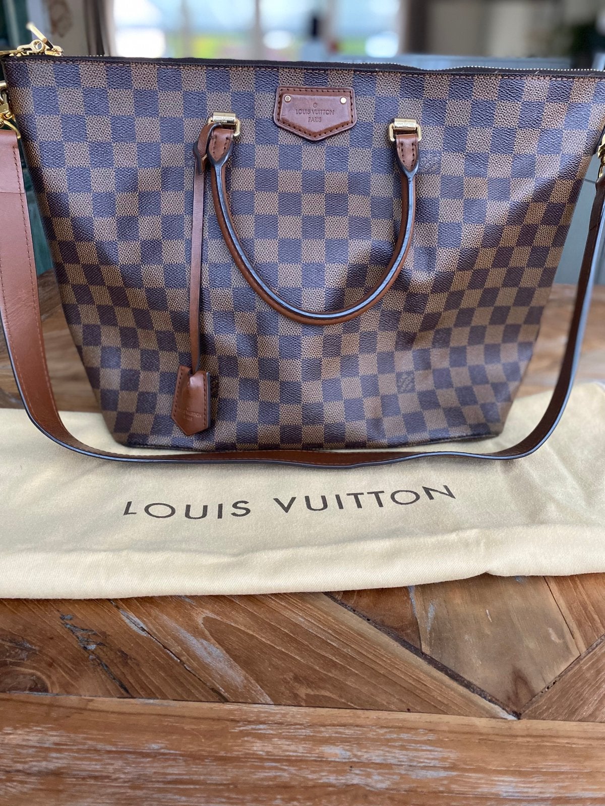 Louis Vuitton schoudertas, Sieraden, Tassen en Uiterlijk, Ophalen, Zo goed als nieuw, Bruin, Handtas