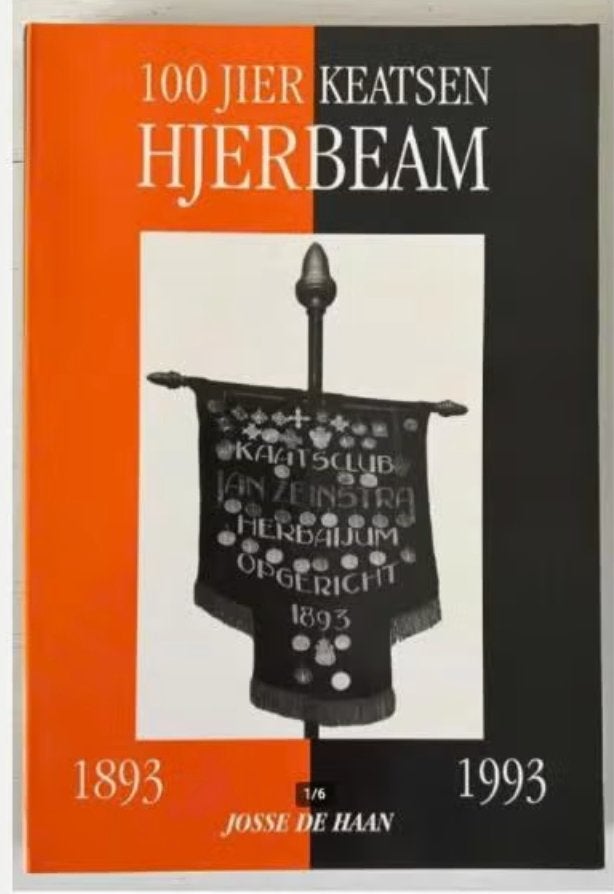 100 jier keatsen Hjerbeam 1893 - 1993 - Josse de Haan, Ophalen of Verzenden, Zo goed als nieuw