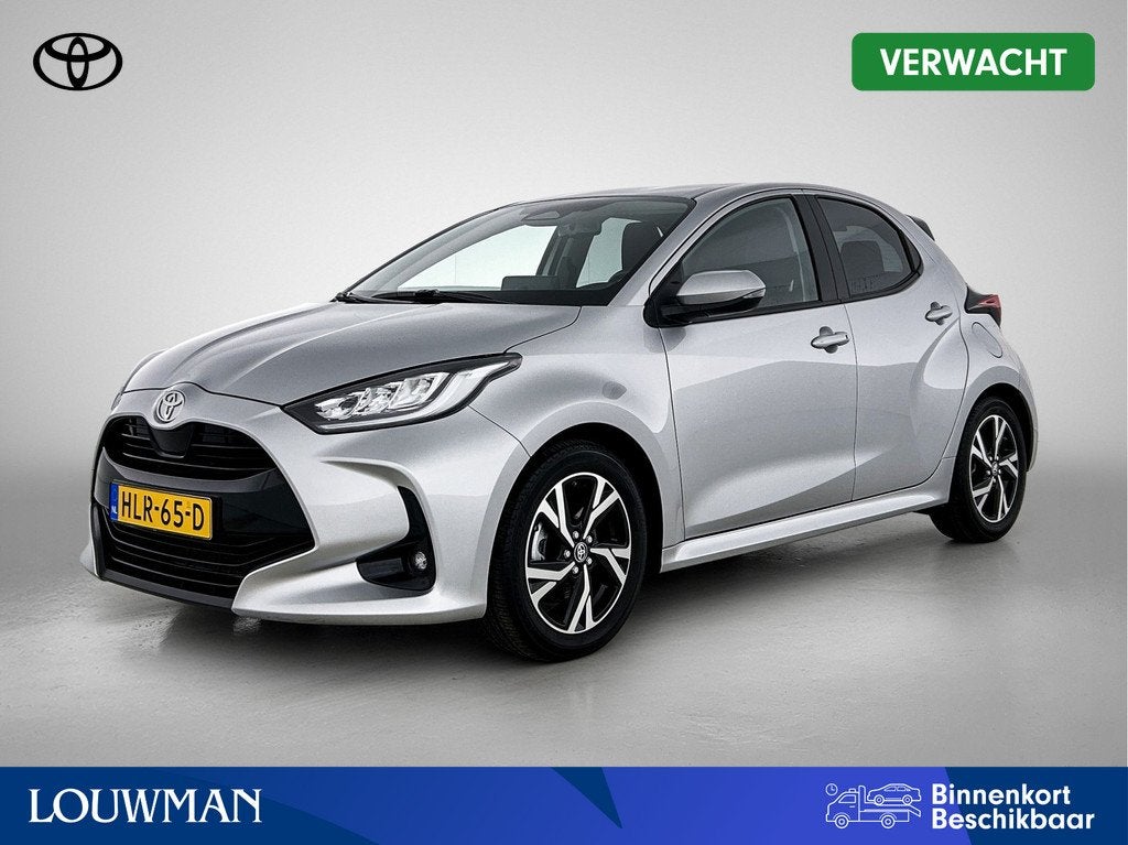 Toyota Yaris 1.5 Hybrid 115 Dynamic (bj 2025, automaat), 12 maanden, Gebruikt, Hybride Elektrisch/Benzine, 3 cilinders