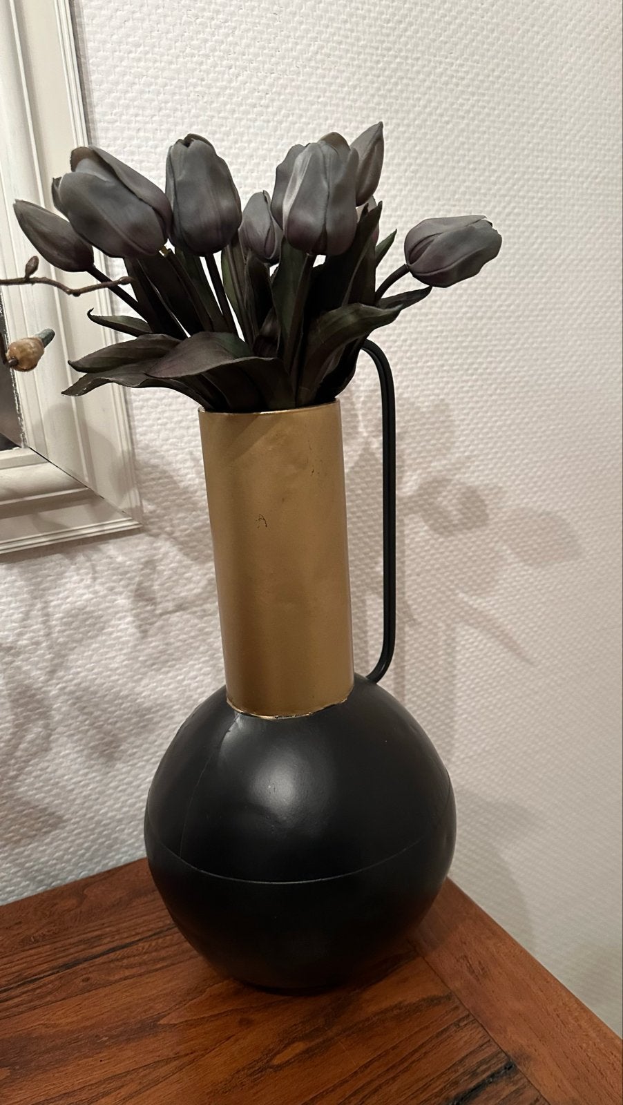 Leuke vaas met rubberen tulpen, Huis en Inrichting, Ophalen, Overige materialen, Gebruikt, Zwart